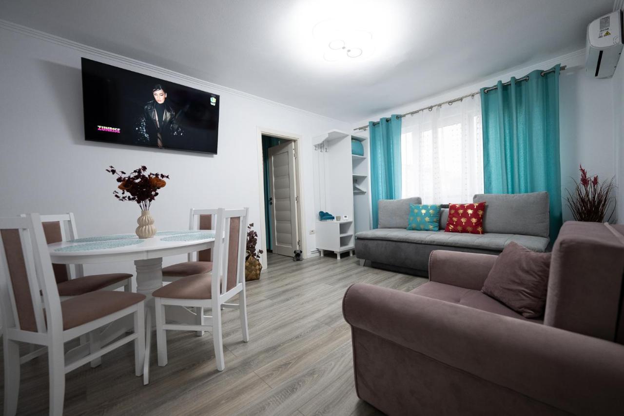 L&R Boutique Apartment Otelu Rosu Exterior photo